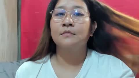 Snapshot of sweetpilipina88 chatting on December 8, 11:08 pm MIA online show from December 8, 11:08 pm