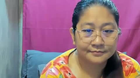 Snapshot of sweetpilipina88 chatting on December 9, 7:39 pm MIA online show from December 9, 7:39 pm