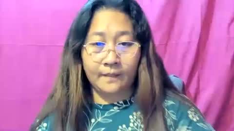 Snapshot of sweetpilipina88 chatting on December 16, 5:38 am MIA online show from December 16, 5:38 am