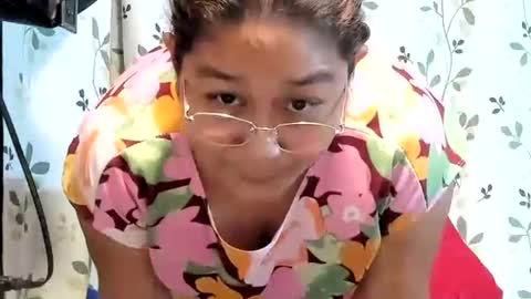 Snapshot of sweetpilipina88 chatting on September 25, 6:06 am MIA online show from September 25, 6:06 am