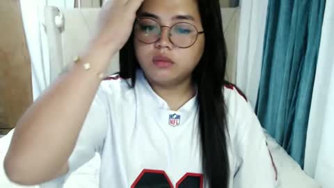 Snapshot of sweetprincess_athena chatting on March 4, 6:04 am Princess Ella online show from March 4, 6:04 am