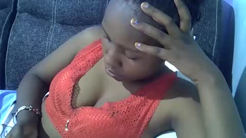 Snapshot of sweetqueen20 chatting on November 13, 6:01 am queen online show from November 13, 6:01 am