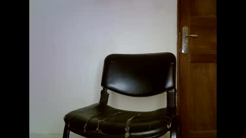 Snapshot of sweetrenne chatting on February 13, 11:37 pm sweetrenne online show from February 13, 11:37 pm