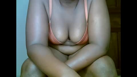 Snapshot of sweetrenne chatting on February 19, 2:12 am sweetrenne online show from February 19, 2:12 am