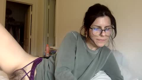 Snapshot of sweetriddance chatting on December 13, 7:53 pm sweetriddance online show from December 13, 7:53 pm