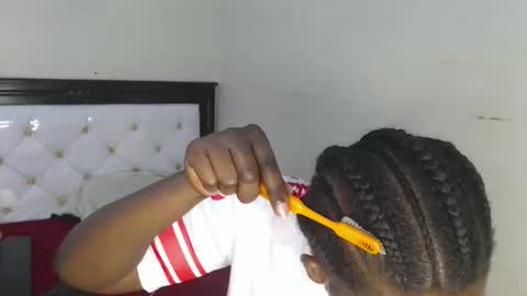 sweetslyvie online show from April 13, 7:03 am