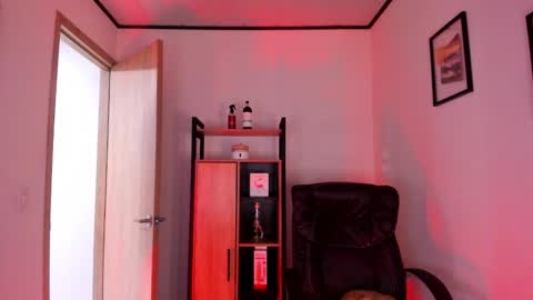 sweett_lust online show from February 20, 6:26 am