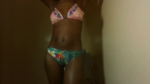 Snapshot of sweett_maya chatting on February 21, 7:42 am sweett_maya online show from February 21, 7:42 am