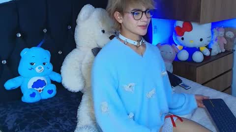 Neffer online show from November 25, 6:13 am