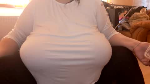 Maya online show from February 17, 11:44 am