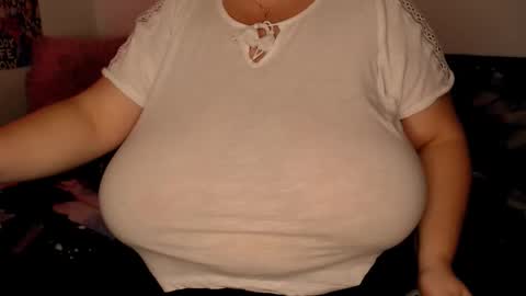 Maya online show from November 19, 9:48 pm