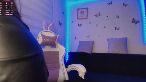 Snapshot of sweettvera_ chatting on September 25, 11:08 pm Veronica Independent Model online show from September 25, 11:08 pm