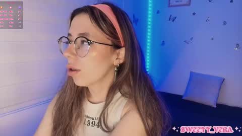 Snapshot of sweettvera_ chatting on October 6, 10:45 am Veronica Independent Model online show from October 6, 10:45 am