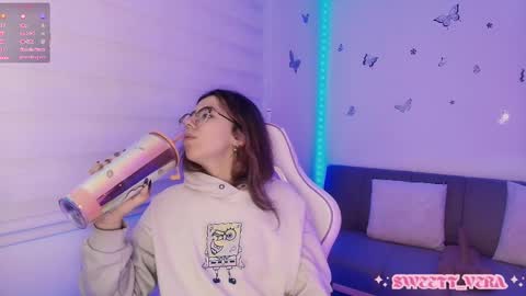 Snapshot of sweettvera_ chatting on November 21, 11:09 am Veronica Independent Model online show from November 21, 11:09 am