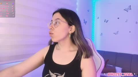 Veronica Independent Model online show from April 12, 1:05 pm