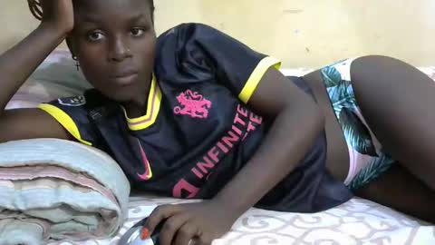 Snapshot of sweetvallerie chatting on February 7, 6:02 pm sweetvallerie online show from February 7, 6:02 pm