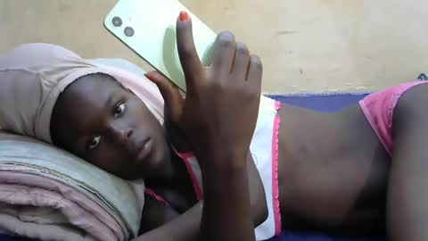 Snapshot of sweetvallerie chatting on February 10, 12:18 pm sweetvallerie online show from February 10, 12:18 pm