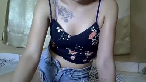 Sarah online show from March 3, 6:33 pm