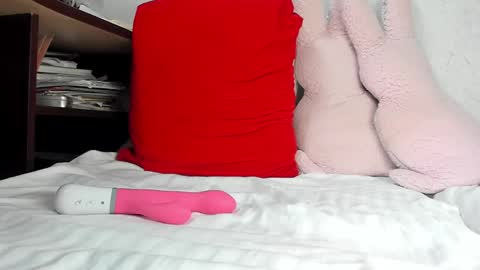 Mia online show from January 20, 12:15 am