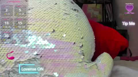 Mia online show from September 26, 6:45 pm