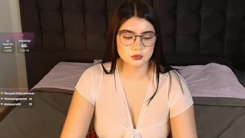 Snapshot of sweety_nicole_ chatting on November 1, 1:07 am sweety nicole 3 online show from November 1, 1:07 am