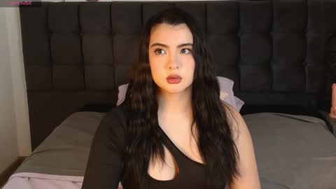 Snapshot of sweety_nicole_ chatting on November 8, 2:01 am sweety nicole 3 online show from November 8, 2:01 am