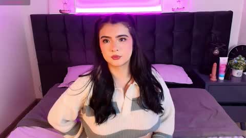 Snapshot of sweety_nicole_ chatting on November 15, 5:05 am sweety nicole 3 online show from November 15, 5:05 am