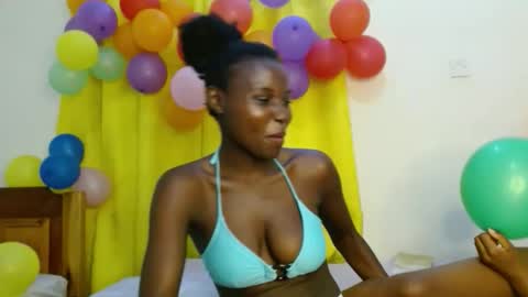 Snapshot of sweety_spixxy chatting on February 15, 3:58 am Dolly online show from February 15, 3:58 am