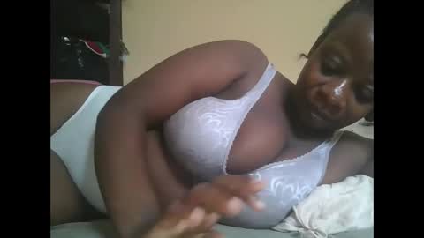 sweetyass25 online show from December 3, 5:48 am