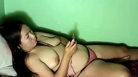 Snapshot of sweetyummygirl chatting on February 12, 11:41 pm Sweetyummygirl online show from February 12, 11:41 pm