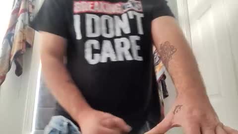 Snapshot of swiftdavid913 chatting on December 19, 3:52 pm swiftdavid913 online show from December 19, 3:52 pm