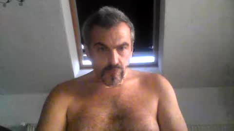 swinger_men_austria online show from November 17, 6:41 am