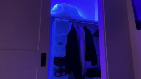 sxncndy online show from February 1, 1:53 pm