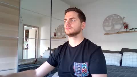 syl092 online show from January 13, 2:00 pm