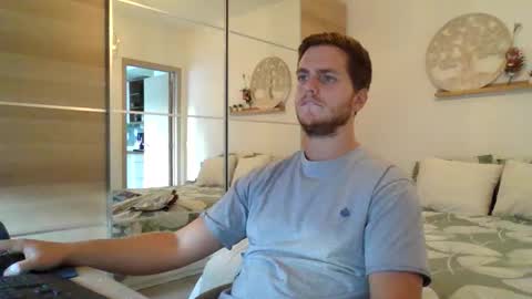 syl092 online show from September 9, 5:23 pm