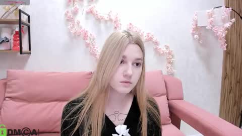 Snapshot of sylvia_ortiz chatting on September 15, 8:03 am Sylvia online show from September 15, 8:03 am