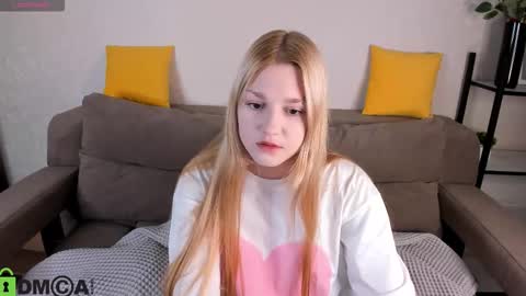 Snapshot of sylvia_ortiz chatting on October 10, 9:41 am Sylvia online show from October 10, 9:41 am