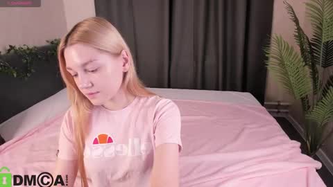 Snapshot of sylvia_ortiz chatting on November 2, 1:08 am Sylvia online show from November 2, 1:08 am