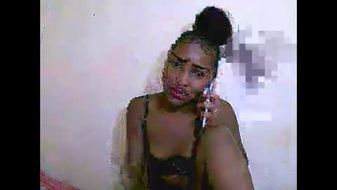 Snapshot of sylviasexy27 chatting on December 16, 7:26 am sylviasexy27 online show from December 16, 7:26 am