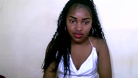 Snapshot of sylviasexy27 chatting on December 22, 8:38 am sylviasexy27 online show from December 22, 8:38 am