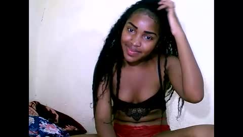 Snapshot of sylviasexy27 chatting on January 1, 10:46 pm sylviasexy27 online show from January 1, 10:46 pm