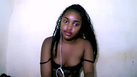 Snapshot of sylviasexy27 chatting on January 20, 12:46 am sylviasexy27 online show from January 20, 12:46 am