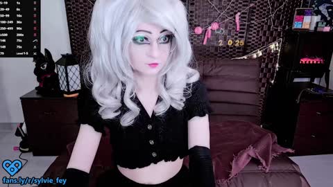 Snapshot of sylvie_fey chatting on January 6, 1:31 am Sylvie online show from January 6, 1:31 am