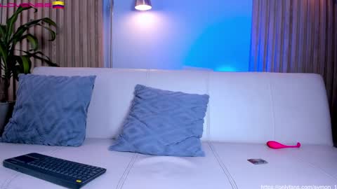 Snapshot of symonprince chatting on December 1, 8:31 pm 420 Forever online show from December 1, 8:31 pm