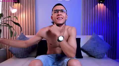 Snapshot of symonprince chatting on September 21, 5:14 pm 420 Forever online show from September 21, 5:14 pm