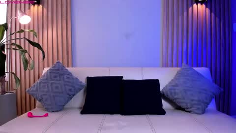 Snapshot of symonprince chatting on September 24, 4:32 pm 420 Forever online show from September 24, 4:32 pm