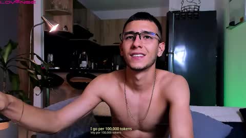 Snapshot of symonprince chatting on September 30, 9:53 pm 420 Forever online show from September 30, 9:53 pm