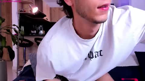 Snapshot of symonprince chatting on October 2, 7:10 pm 420 Forever online show from October 2, 7:10 pm