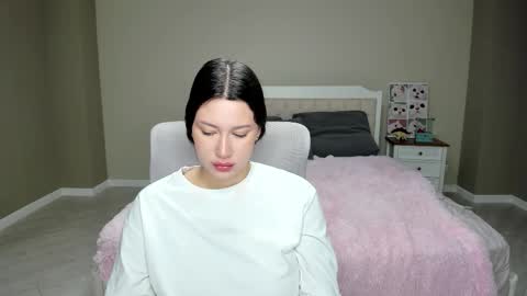 Snapshot of synop_sis chatting on November 12, 12:55 am Mila online show from November 12, 12:55 am