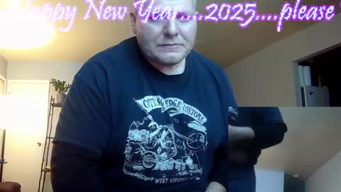 Snapshot of t_guy45 chatting on January 1, 10:46 pm T Guy45Chunkywise45 online show from January 1, 10:46 pm